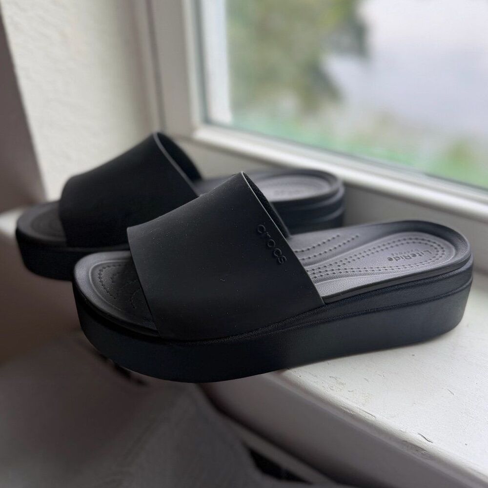 Crocs Lite Ride Brooklyn Platform Slide Sandals in Black Women’s Size 9